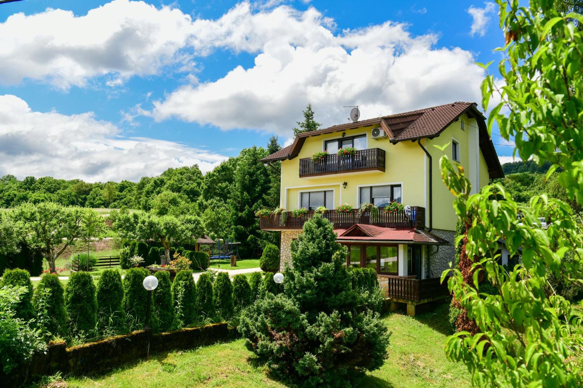 House Palijan Hotel Rakovica Buitenkant foto