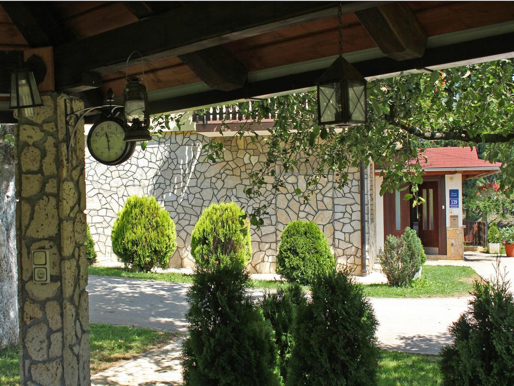 House Palijan Hotel Rakovica Buitenkant foto