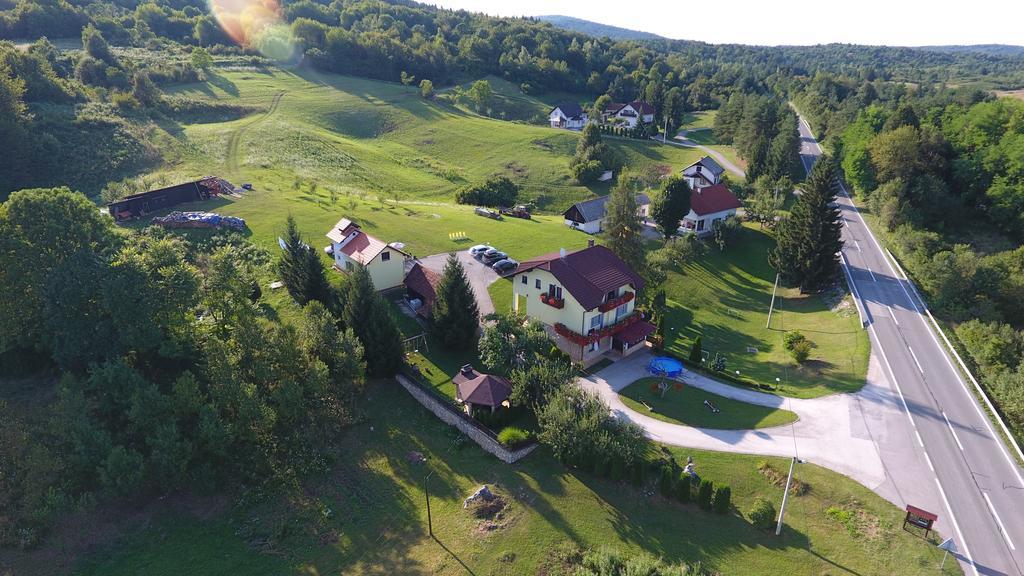 House Palijan Hotel Rakovica Buitenkant foto